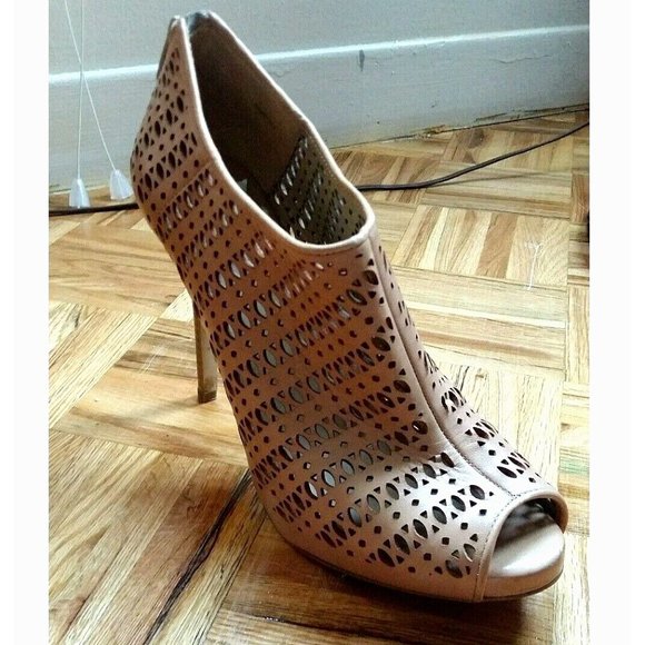 Ann Taylor nude tan perforated mesh leather ankle boots booties high heels 9 1/2 - Picture 3 of 12